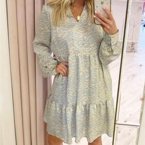 Karlie dress size M. Gently used. Worn 2-3 times max.